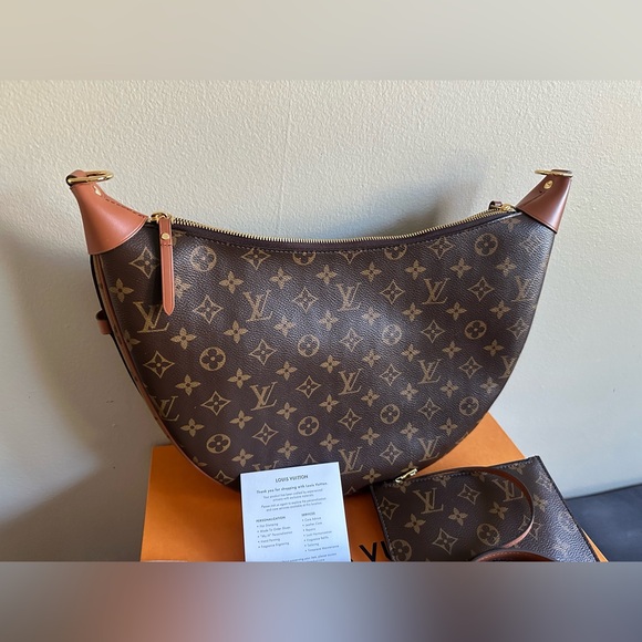 Louis Vuitton Monogram Looping Purse in good condition! - Picture 4 of 14
